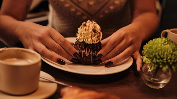 Επιστροφή του brunch στο Bungalow 7