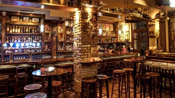 "Le Roi": Νοσταλγός του rock ‘n’ roll στην Πανόρμου