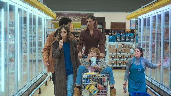 Το τρέιλερ για το "Broadway" του Χρήστου Μασσαλά "φέρνει τα πάνω κάτω στην Αθήνα"