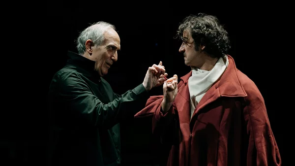 "Οι Τσέντσι": Πρώτες φωτογραφίες από την παράσταση στο Δημοτικό Θέατρο Πειραιά