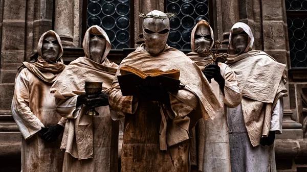 Οι Bonnie Nettles παρουσιάζουν το "First In / First Out"