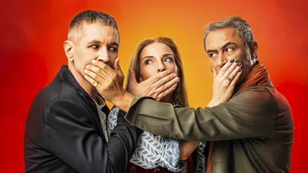 Χειλάκης, Μαξίμου και Κουρλαμπάς πρωταγωνιστούν στη μαύρη κωμωδία  "#Cancel"