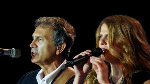 O Γιώργος Νταλάρας αποτίνει φόρο τιμής στον μεγάλο Απόστολο Καλδάρα