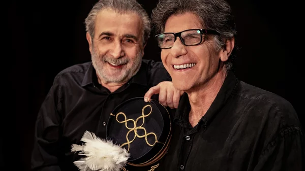 Ο Γιάννης Μπέζος σκηνοθετεί τον Λάκη Λαζόπουλο στο "Ένας ήρωας με παντούφλες"