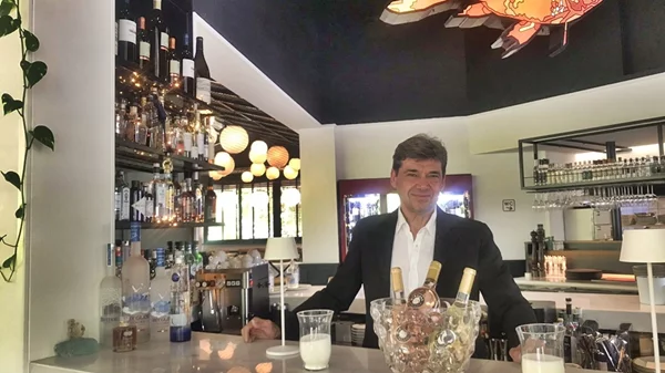 Η Σκορπίνα πλέει στα δημιουργικά νερά της επικής head to tail ψαροφαγίας