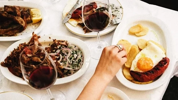 Τα 'Δώδεκα Πιάτα' του Παύλου Κυριάκη τώρα και στο Σύνταγμα