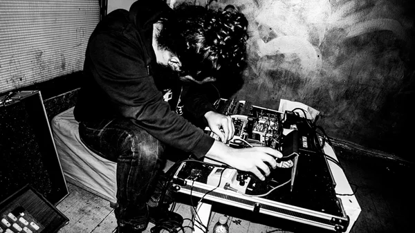 "Κρύα Νύχτα" στον συναυλιακό χώρο Πλύφα