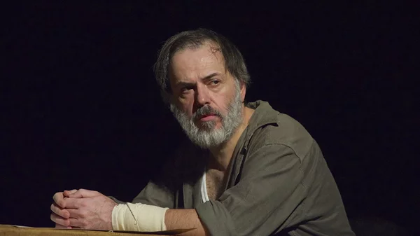 Τελευταίες παραστάσεις για "Το Κιβώτιο" στο studio Μαυρομιχάλη