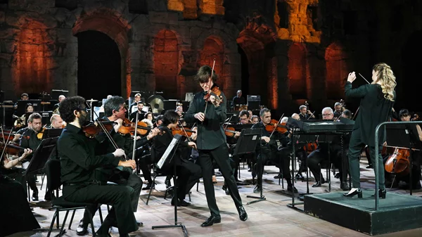 Σπουδαίοι βιολιστές (Λοζάκοβιτς, Μπράουνσταϊν) στις φεστιβαλικές εμφανίσεις ελληνικών ορχηστρών (ΚΟΘ, Συμφωνική ΕΡΤ)