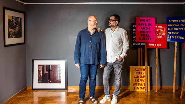 Οι True Believers θέλουν να διορθώσουν την ιστορία με επίκεντρο τη γκαλερί The Αpartment