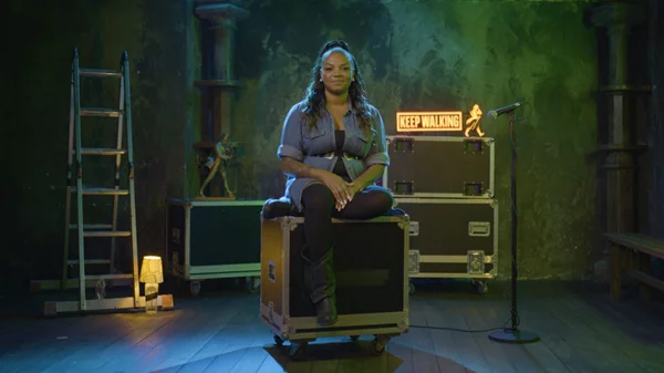 Ένα exclusive live με την Idra Kayne