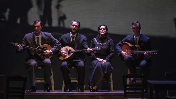 Το επιτυχημένο "Μινόρε" μεταφέρεται σε νέο θέατρο