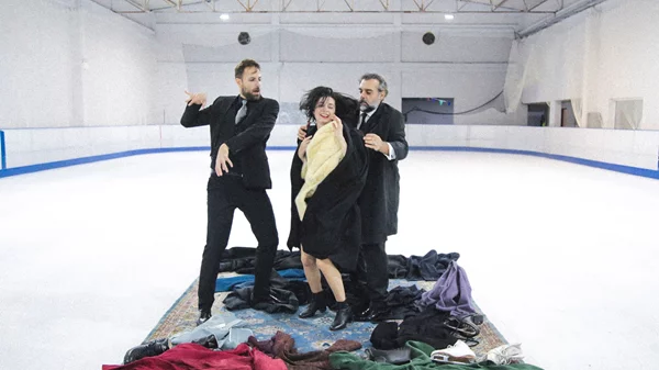 "Καρένινα": Μια τολμηρή θεατρική μεταγραφή του μυθιστορήματος του Τολστόι στο Θησείον