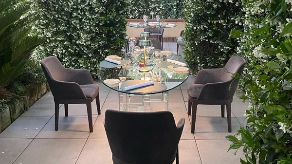 "Taverna Estia": Διάστερο ταξίδι υψηλής γαστρονομίας στη Νάπολη