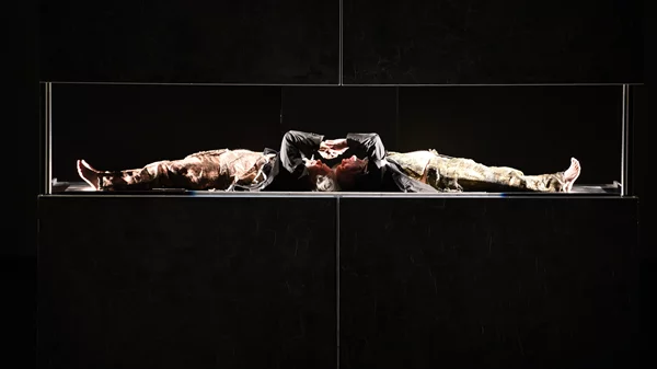 "Περιμένοντας τον Γκοντό": Ο Θεόδωρος Τερζόπουλος στη Στέγη Ιδρύματος Ωνάση με το αριστούργημα του Μπέκετ