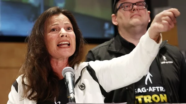 Απεργία Σεναριογράφων και Ηθοποιών Αμερικής: "Δεν μπορείτε να υπάρξετε χωρίς εμάς"