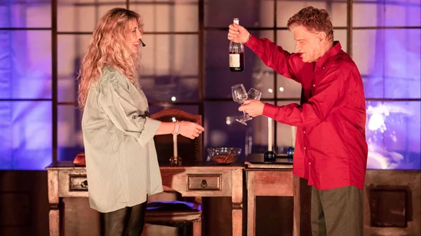 "Χορεύοντας με τη θύελλα": Last call για την παράσταση της Γιούλης Ηλιοπούλου και του Τάκη Παπαματθαίου