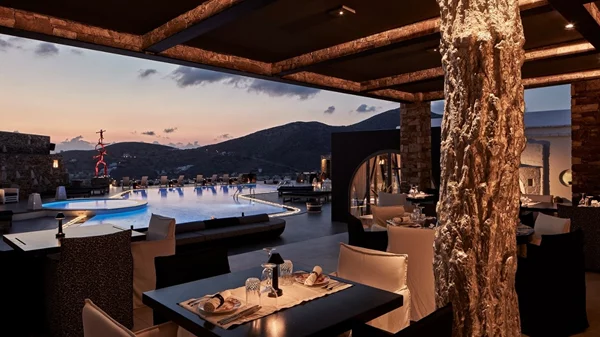 Το "Grandma’s" παραμένει απόλυτος γαστρονομικός κάβος της Ίου