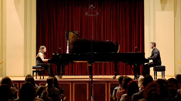 Πολύτιμα δίδυμα (Καρποδίνη/Μπράουνλη Ουώκερ – Κοκολάνης/Νταφέκα) σε ψαγμένα προγράμματα μουσικής δωματίου