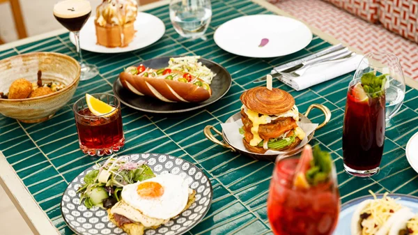 Για brunch στο "Beefbar Athens"