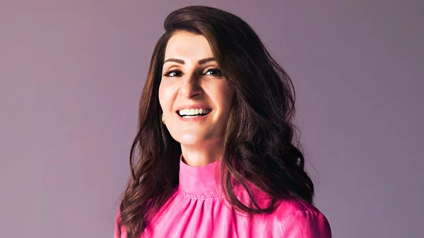 Η Νία Βαρντάλος έχει τα δικά της "Tiny Beautiful Things" που την γοητεύουν