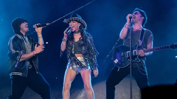 Erreway (10/7): Οι παιδικές αγάπες πήγαν στον Λυκαβηττό αντί για τον παράδεισο