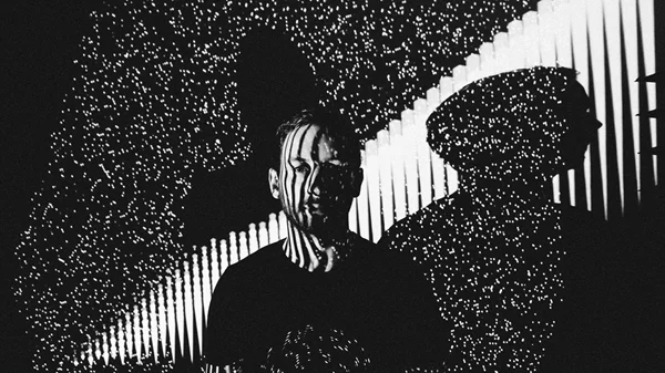 Ο Max Cooper φέρνει πίσω τα επικά κυριακάτικα Eden events