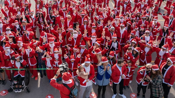 To 8o Santa Run έφερε τα Χριστούγεννα στο Ο.Α.Κ.Α "Σπύρος Λούης"!
