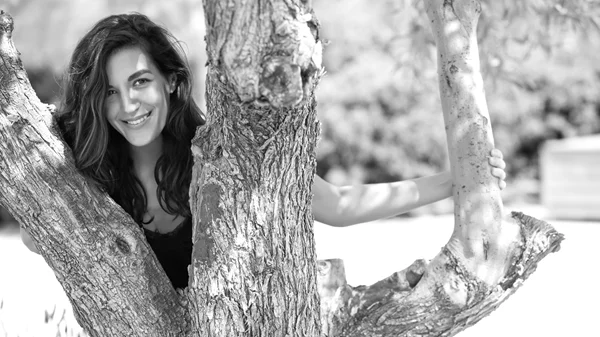 Ελεάνα Γεωργούλη: "Γιατί να μυθεύεται κανείς από απόσταση και όχι όταν είναι ακόμη ζωντανός;"