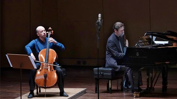 Ενδιαφέρουσες ασκήσεις μεγάλης και μικρής φόρμας για βιολοντσέλα (και πιάνα)