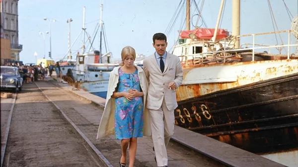 "Ο Χρήστος Ακούει Σινεμά στο Δαναό" και αναρωτιέται αν τελικά οι άνθρωποι πεθαίνουν από έρωτα μόνο στις ταινίες