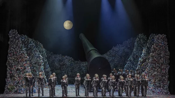 Η Κωνσταντίνα Πιτσιάκου, Διευθύντρια Παιδικής Χορωδίας της ΕΛΣ, μας προετοιμάζει για "Ταξίδι στη Σελήνη"