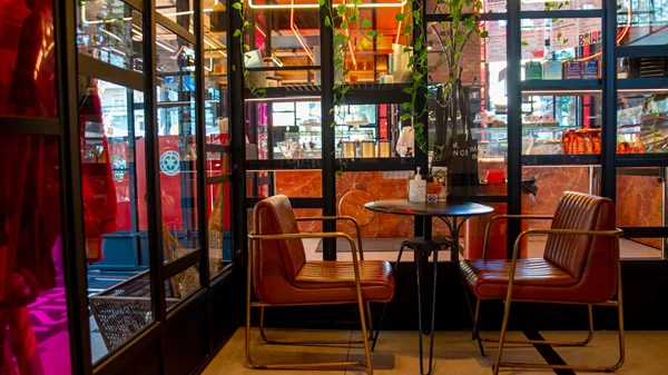 Στο "Gazi College" για ένα διάλειμμα από τη ρουτίνα