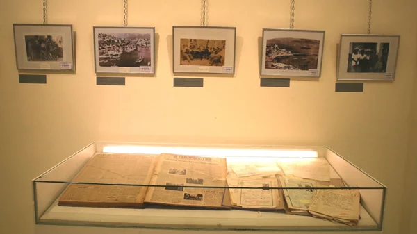 Ξεναγήσεις στην έκθεση  "Πειραιάς, 1922: τεκμήρια προσφυγιάς"