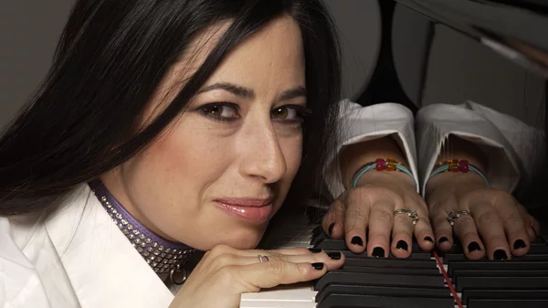 Ο νεοϋορκέζικος παλμός της τζαζ χτυπά στο "Half Note"