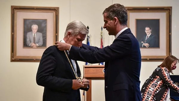Ο Δήμαρχος Αθηναίων απένειμε το "Χρυσό Μετάλλιο Αξίας της Πόλεως των Αθηνών" στον Βασιλιά των Βέλγων Φίλιππο