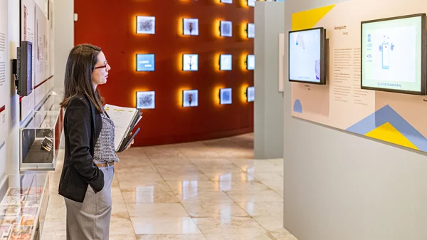 "Προσωπικά Οικονομικά": Η νέα διαδραστική έκθεση του Μουσείου της Τράπεζας της Ελλάδος που δεν πρέπει να χάσεις