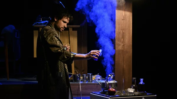 "Μηχανή του Τούρινγκ": Παράταση παραστάσεων μετά το Πάσχα