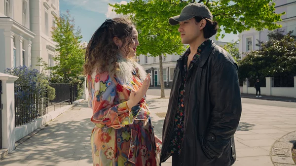 "Too Much": Η ακομπλεξάριστη (;) επιστροφή της Λένα Ντάναμ στην τηλεόραση