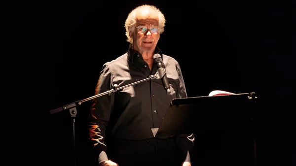 Τόνι Σερβίλο, πώς επικοινωνεί η "Θεία Κωμωδία" του Δάντη με τον σημερινό θεατή;