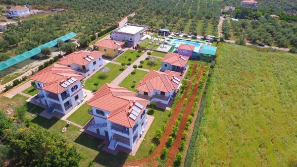 "Stomio Villague", Στόμιο Μεσσηνίας: ένα φιλόξενο "χωριό" καλοπέρασης για χαλαρό Πάσχα δίπλα στη θάλασσα