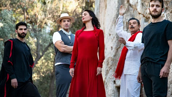 "Αίνιγμα του Χαμένου Θεού": Η λογοτεχνία στο θέατρο