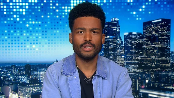 O σεναριογράφος του "The Bear" απεργεί: "Δεν μας επιτρέπεται καν να ανήκουμε στη μεσαία τάξη"