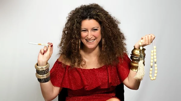 Κατερίνα Βρανά: "Με το stand up ανακαλύπτω καινούργια πράγματα στην κωμωδία και τον εαυτό μου"