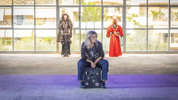 Νάντια Αργυροπούλου: Η έκθεση σύγχρονης τέχνης "Έξω φρενών από ευχαρίστηση" πατάει στην πρακτική του εξεγερμένου εδάφους που επιτρέπει νέες πιθανότητες και νέα λεξιλόγια