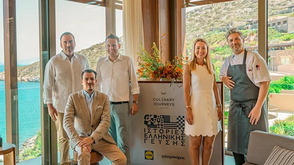 H Lidl Ελλάς χορηγός της εκδήλωσης "Ιστορίες Ελληνικής Γεύσης" με τον Μανώλη Παπουτσάκη στα Culinary Journeys του Daios Cove