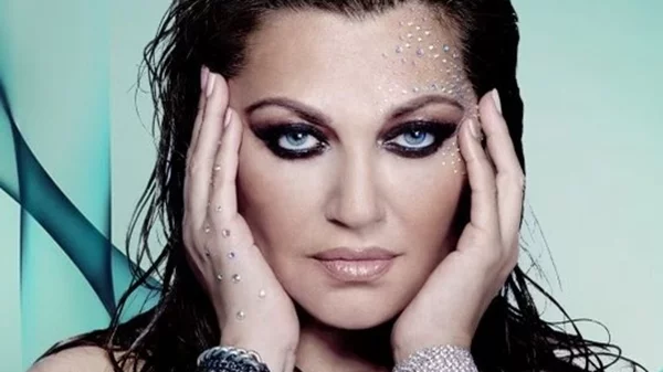 Καίτη Γαρμπή και Γιώργος Λιβάνης κάνουν καλοκαίρι στο "LAV STAGE"