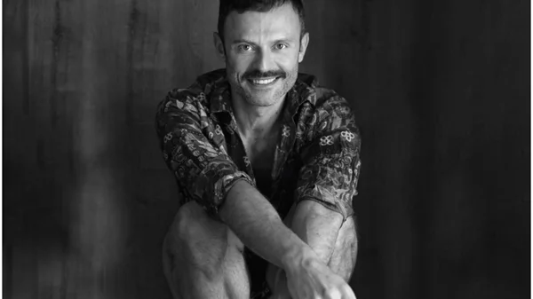 Ο Γιώργος Παπαπαύλου μας συστήνει τους "Lyons"