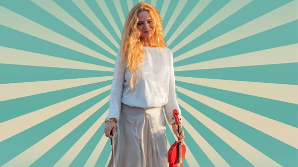 "Το Carousel" της Ευανθίας Ρεμπούτσικα ταξιδεύει στο Θέατρο Παλλάς