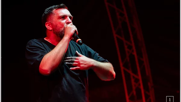 Anser: Ταρακούνησε την Τεχνόπολη με σύνθημά του "Ό,τι Αγαπάς Δεν Έχει Τέλος"